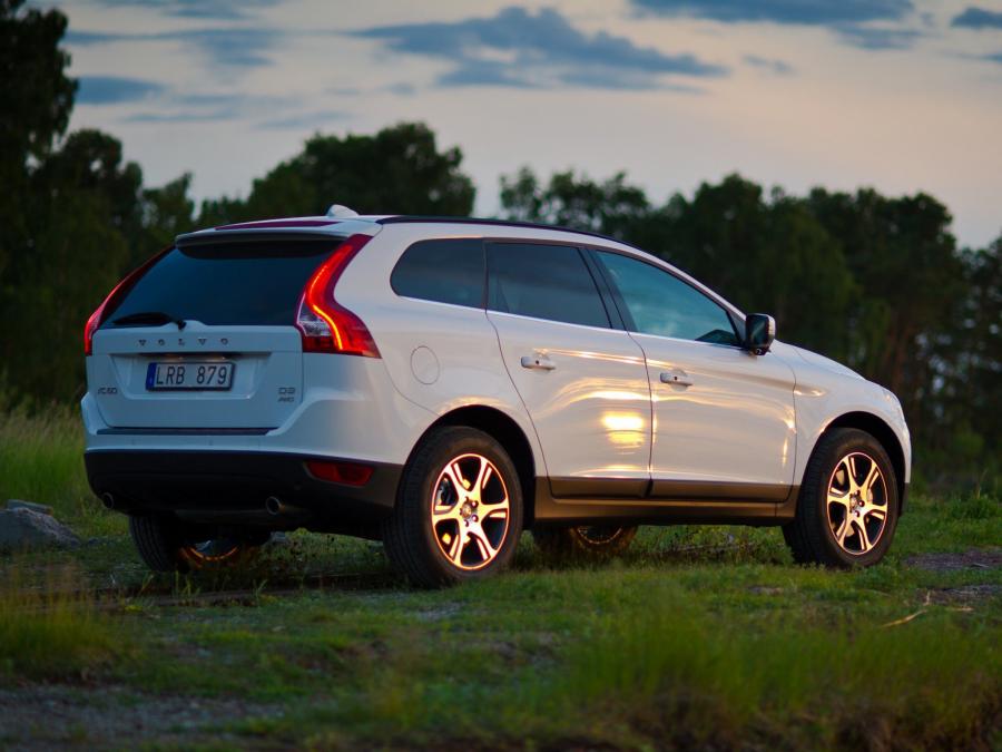  Volvo XC60 D3 2009 года  (фото 7 из 12)